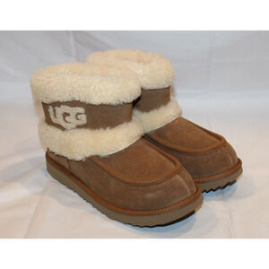 NIB UGG YOUTH 4‎ WOMEN'S 5.5-6 MINI SUEDE SHEARLING LINED BOOTS CHESTNUT
